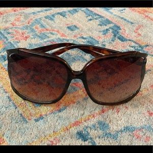 ‘O’ by Oscar De La Renta Sunglasses